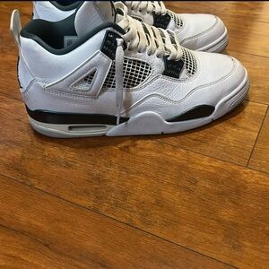 Jordan White and green Sneakers with Air Cushioning